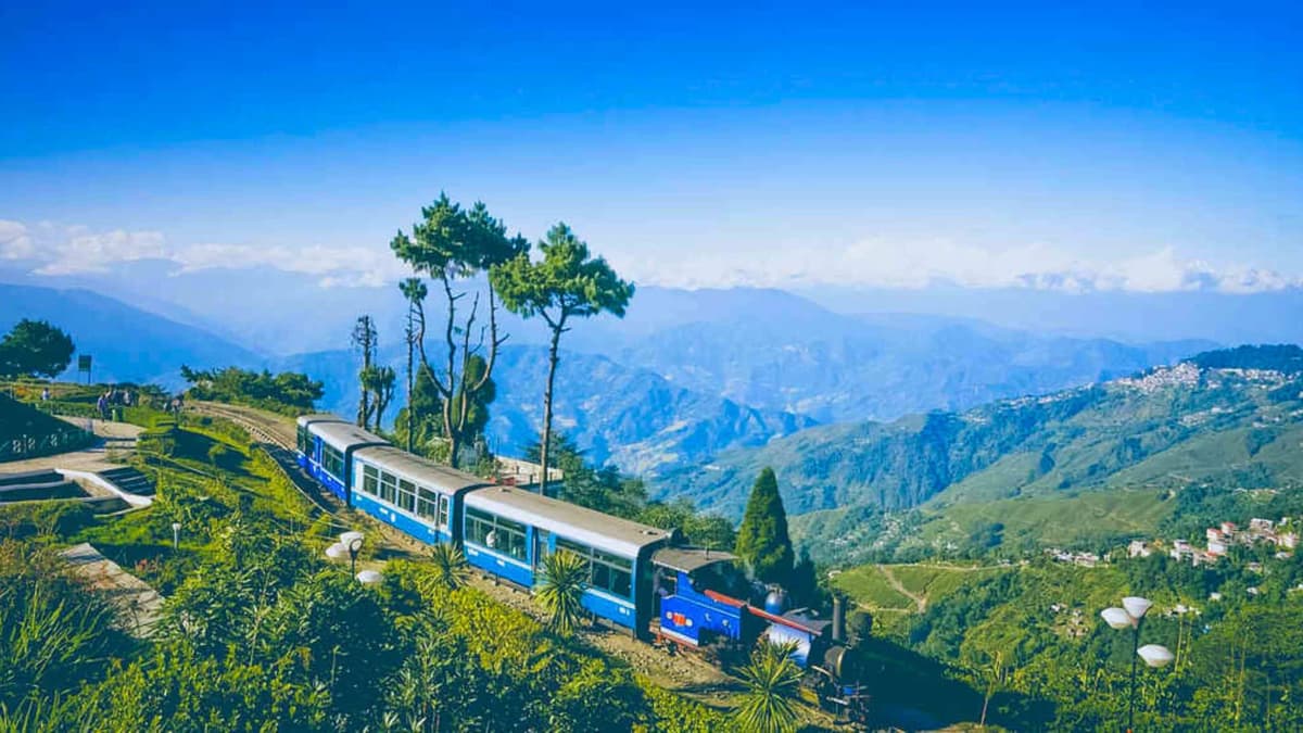 Group tour bus from Kolkata to Darjeeling — P.B. Travels