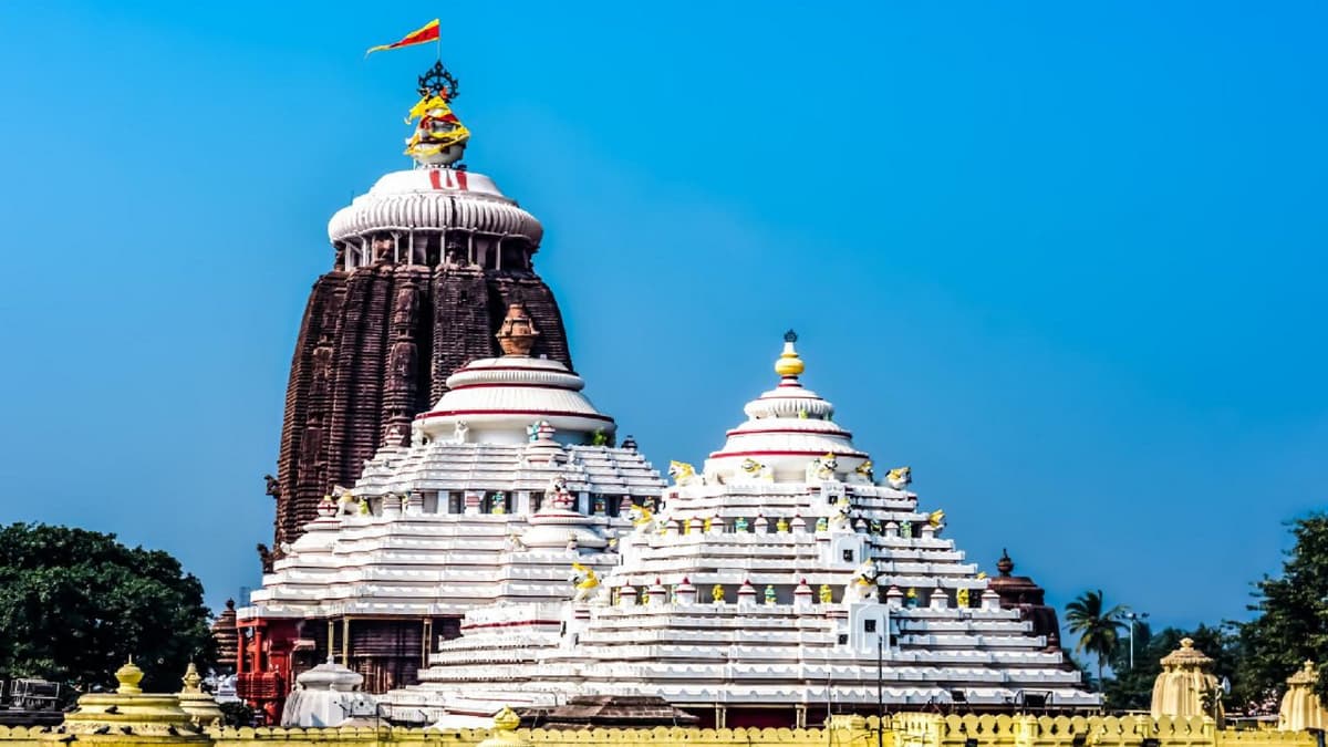 Group tour bus from Kolkata to Puri — P.B. Travels